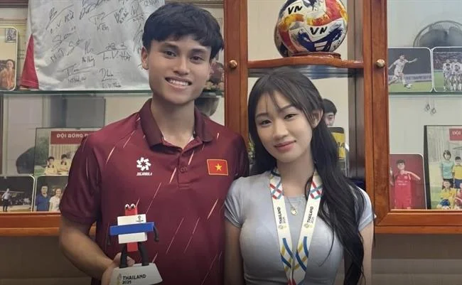 Hình ảnh biểu tượng kết nối an toàn và minh bạch, với các yếu tố trực quan về khóa bảo mật và giao thức HTTPS.